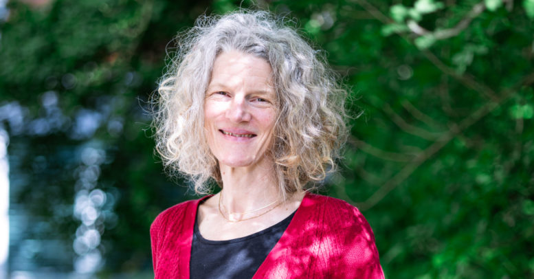 Mme Pascale Aubert