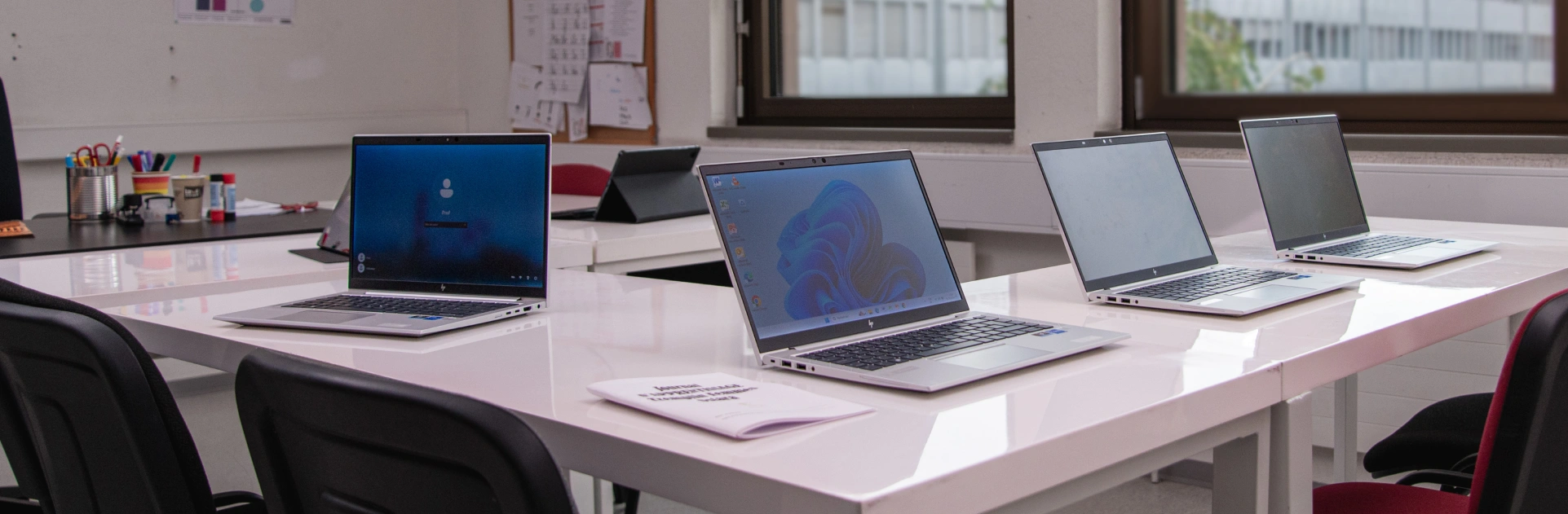 Bandeau de page Compressify.io 5 | Emploi Lausanne | IT4Net et Ostara : un partenariat gagnant-gagnant