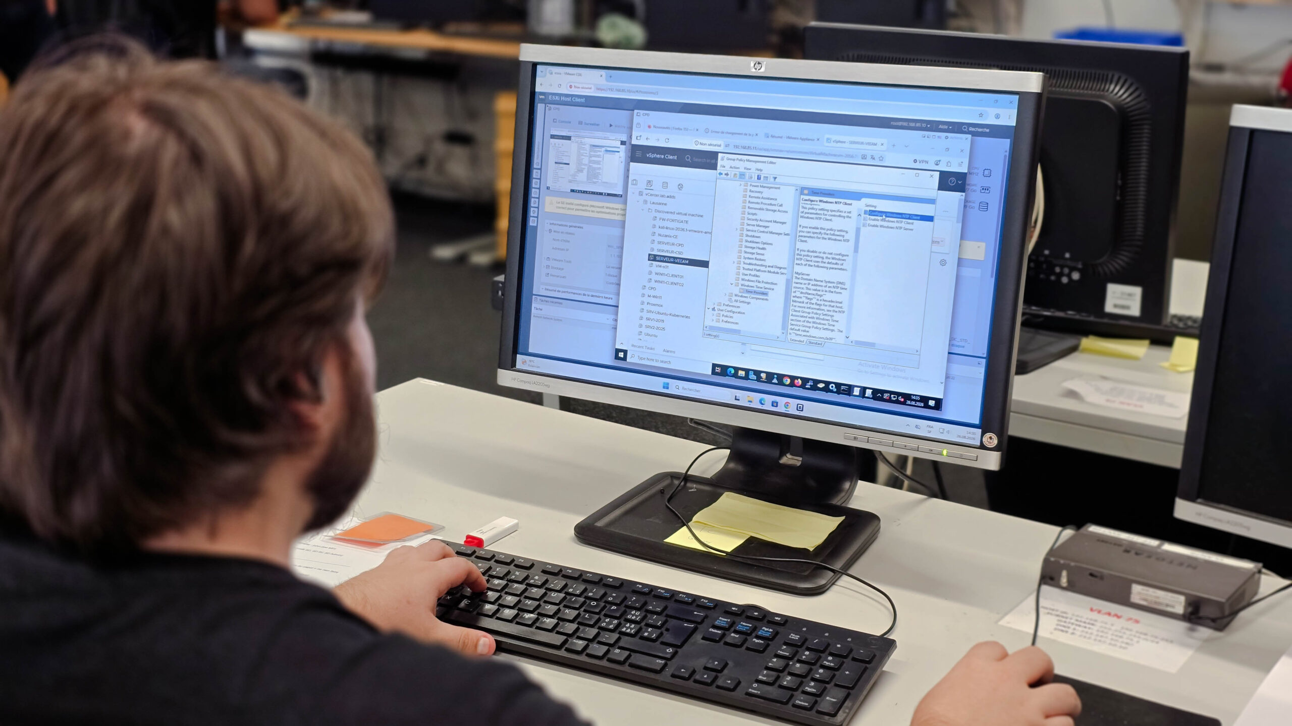 Derrière les serveurs : remettre les compétences (et la confiance) en réseau avec IT4Net 7 Emploi Lausanne | Derrière les serveurs : remettre les compétences (et la confiance) en réseau avec IT4Net Gregory Poget, informaticien chez IT4Net