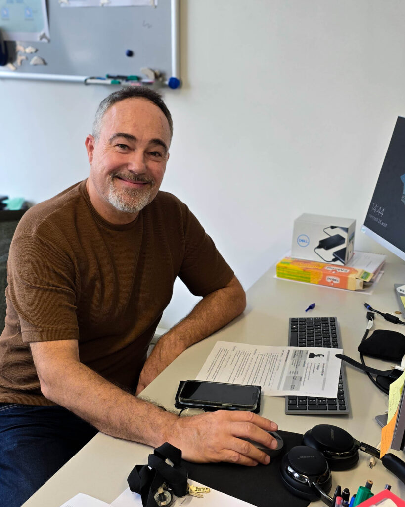 Derrière les serveurs : remettre les compétences (et la confiance) en réseau avec IT4Net 8 Emploi Lausanne | Derrière les serveurs : remettre les compétences (et la confiance) en réseau avec IT4Net Stéphane Mottier, Encadrant IT4Net pour Emploi Lausanne